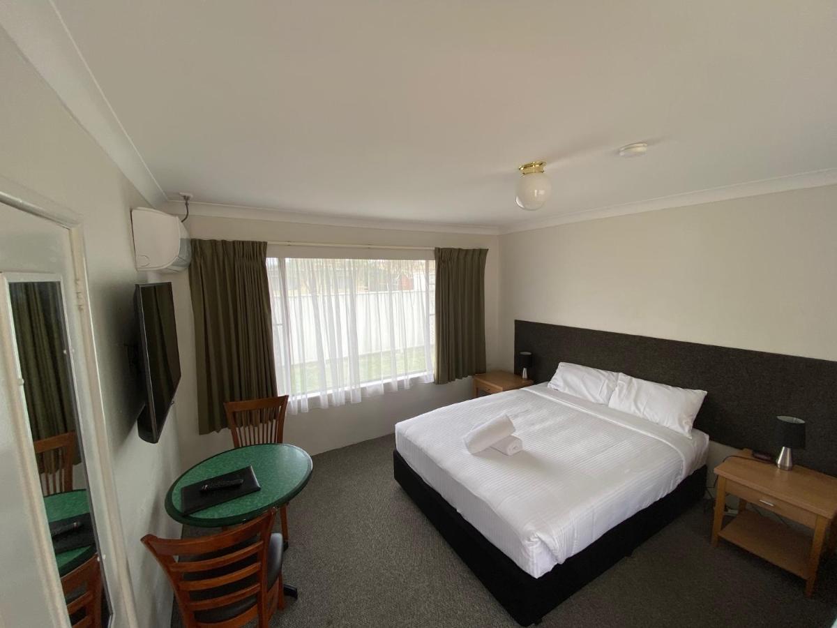Hanging Rock Family Motel Batemans Bay Exterior foto